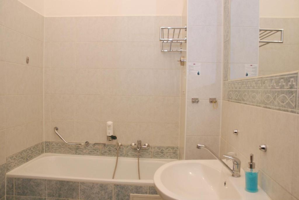 Hotel U Ruze Slavonice Bilik gambar