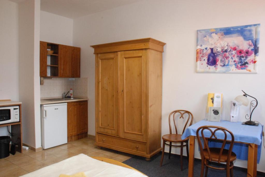 Hotel U Ruze Slavonice Bilik gambar