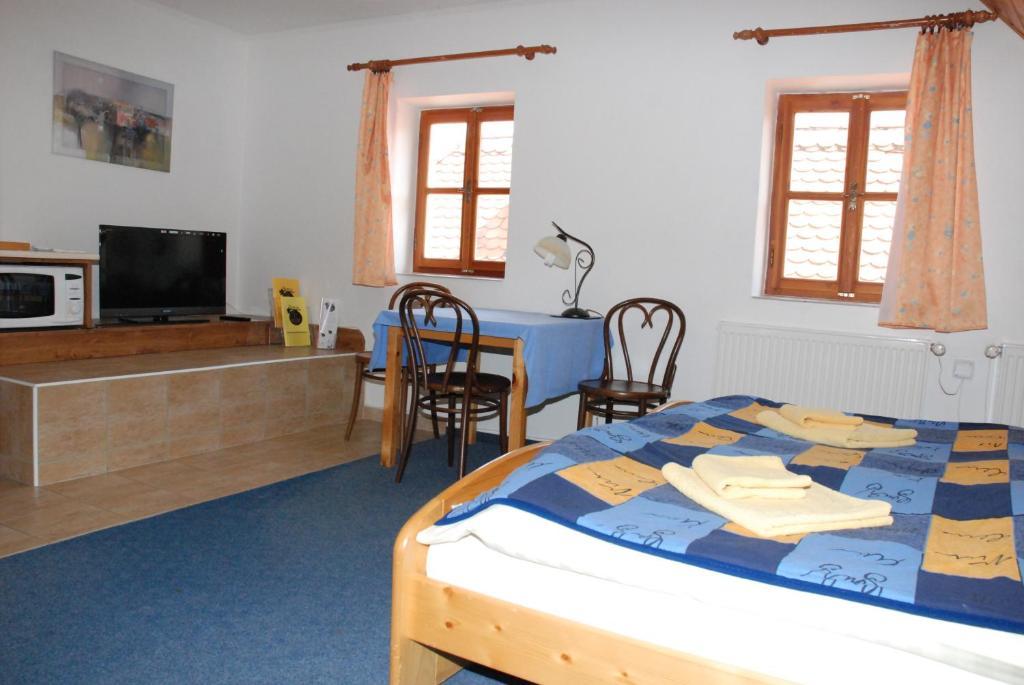 Hotel U Ruze Slavonice Bilik gambar